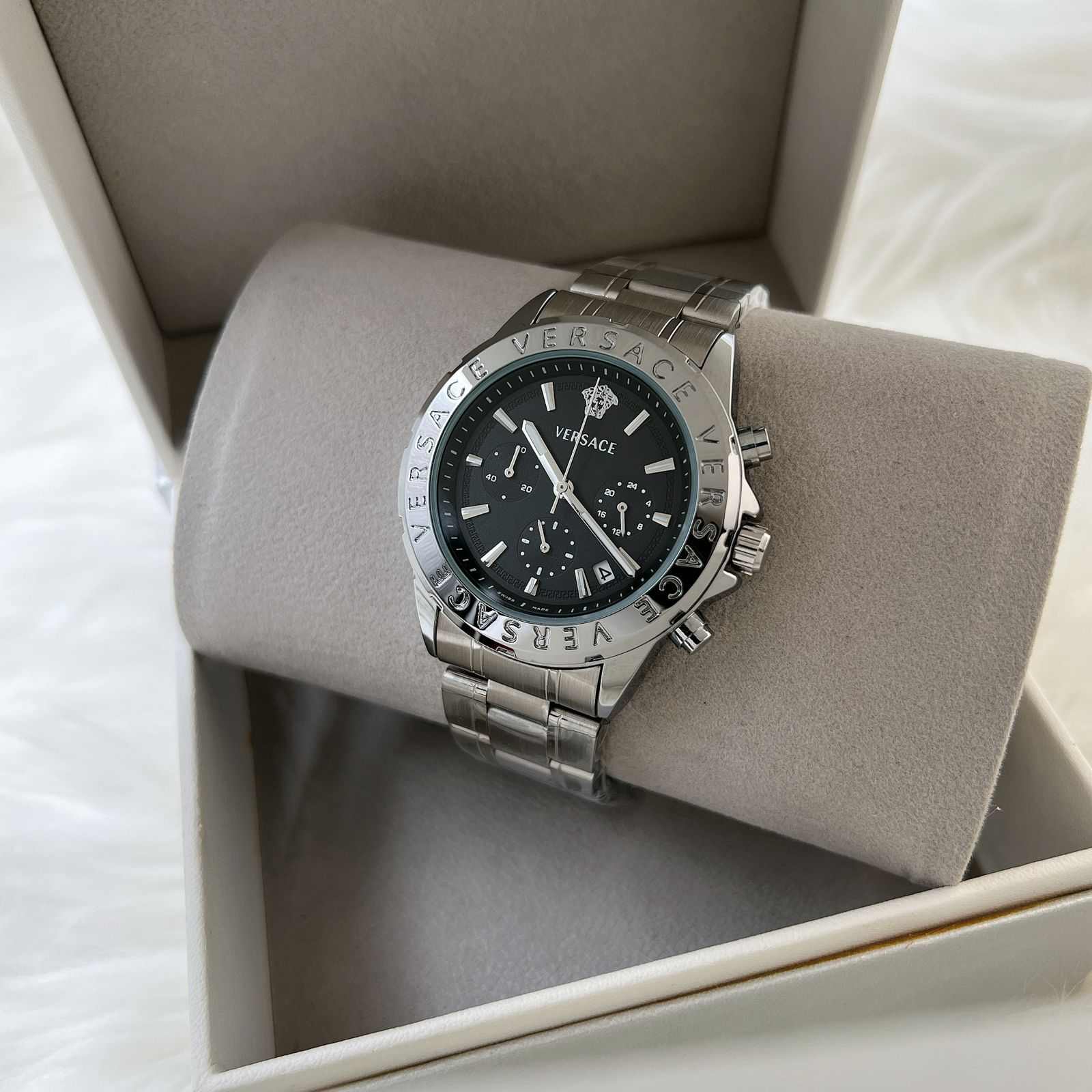 Versace Man Chrono working