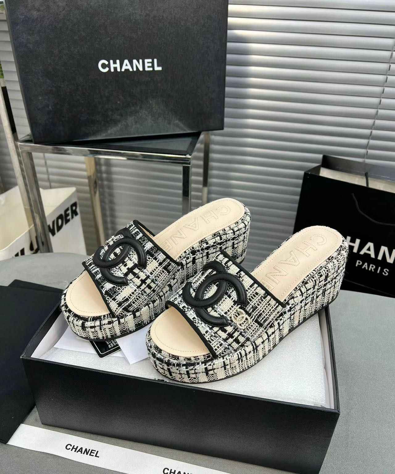 Channel Slipper