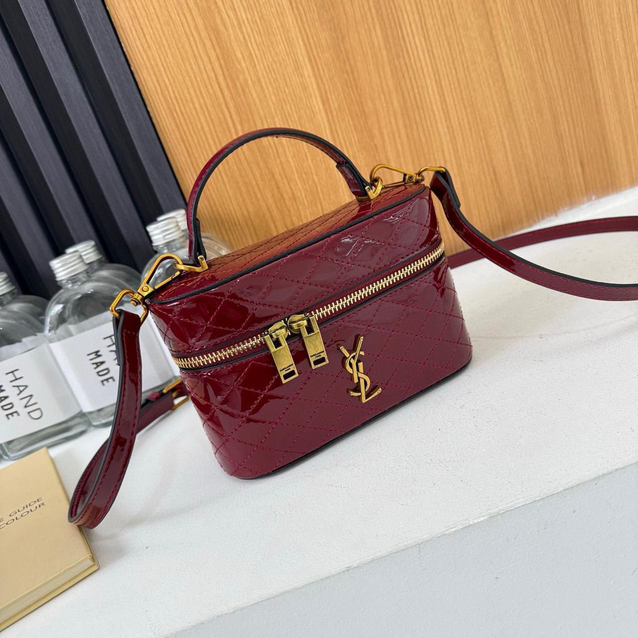 women's Resin plain Hand Bag||The best quality Hand Bags. Best Quality Bags