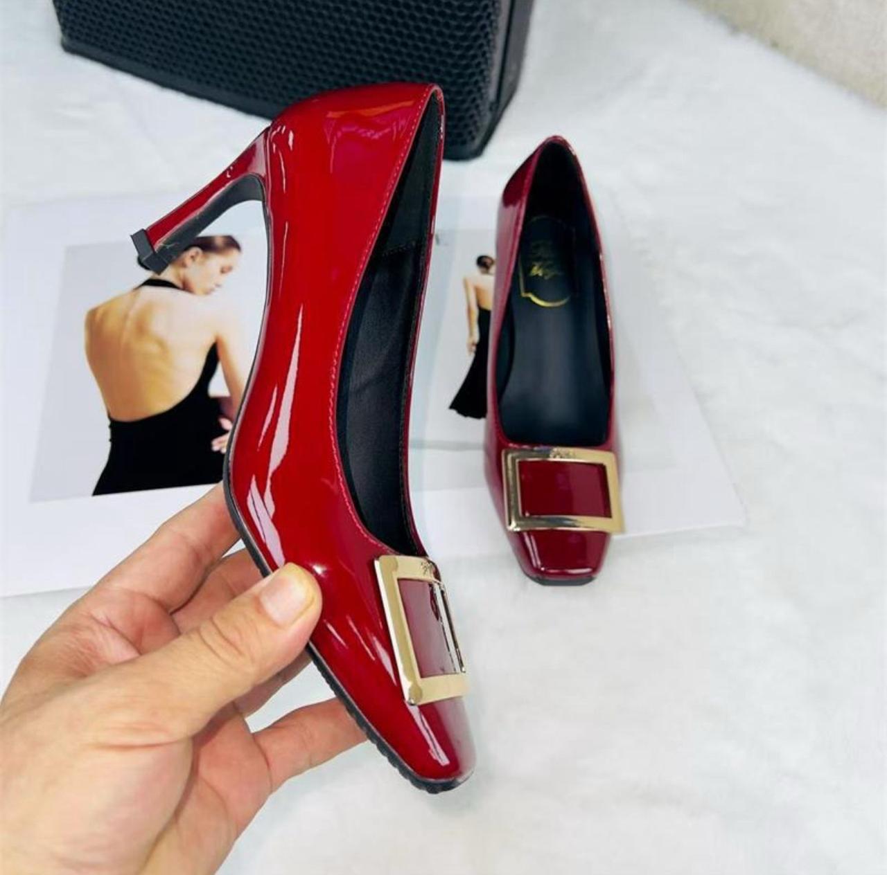 𝐑𝐎𝐆𝐄𝐑 𝐕𝐈𝐕𝐈𝐄𝐑
𝙃𝙞𝙜𝙝 𝙦𝙪𝙖𝙡𝙞𝙩𝙮 Shoes for women