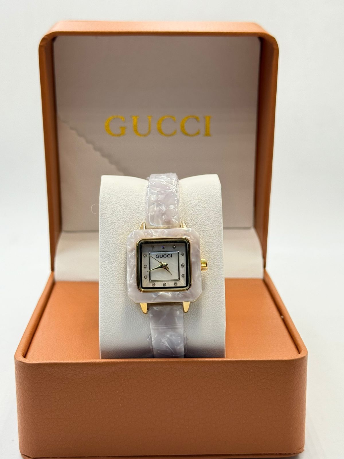 🌟Gucci Best Luxury Designer-Style Watch - Gold Chronograph Timepiece for Men & Women Quality Trending Watches 📈